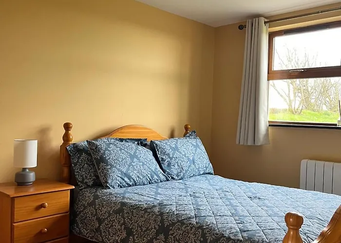 3 Bedroom In Miltown Malbay Holiday home *