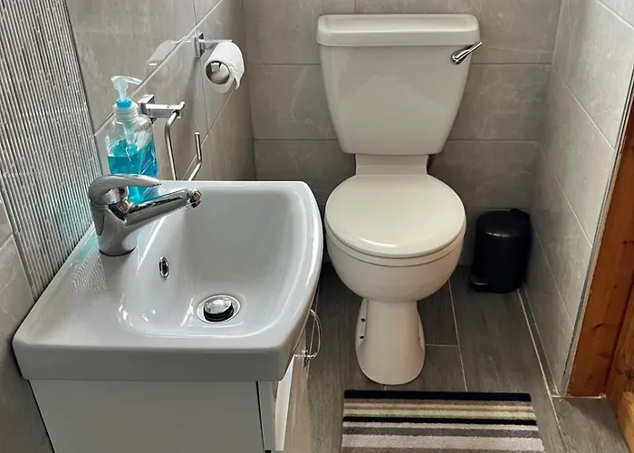 3 Bedroom In Miltown Malbay * Hogan's Bridge