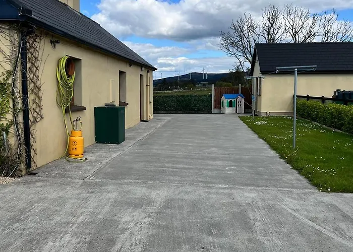 Holiday home 3 Bedroom In Miltown Malbay